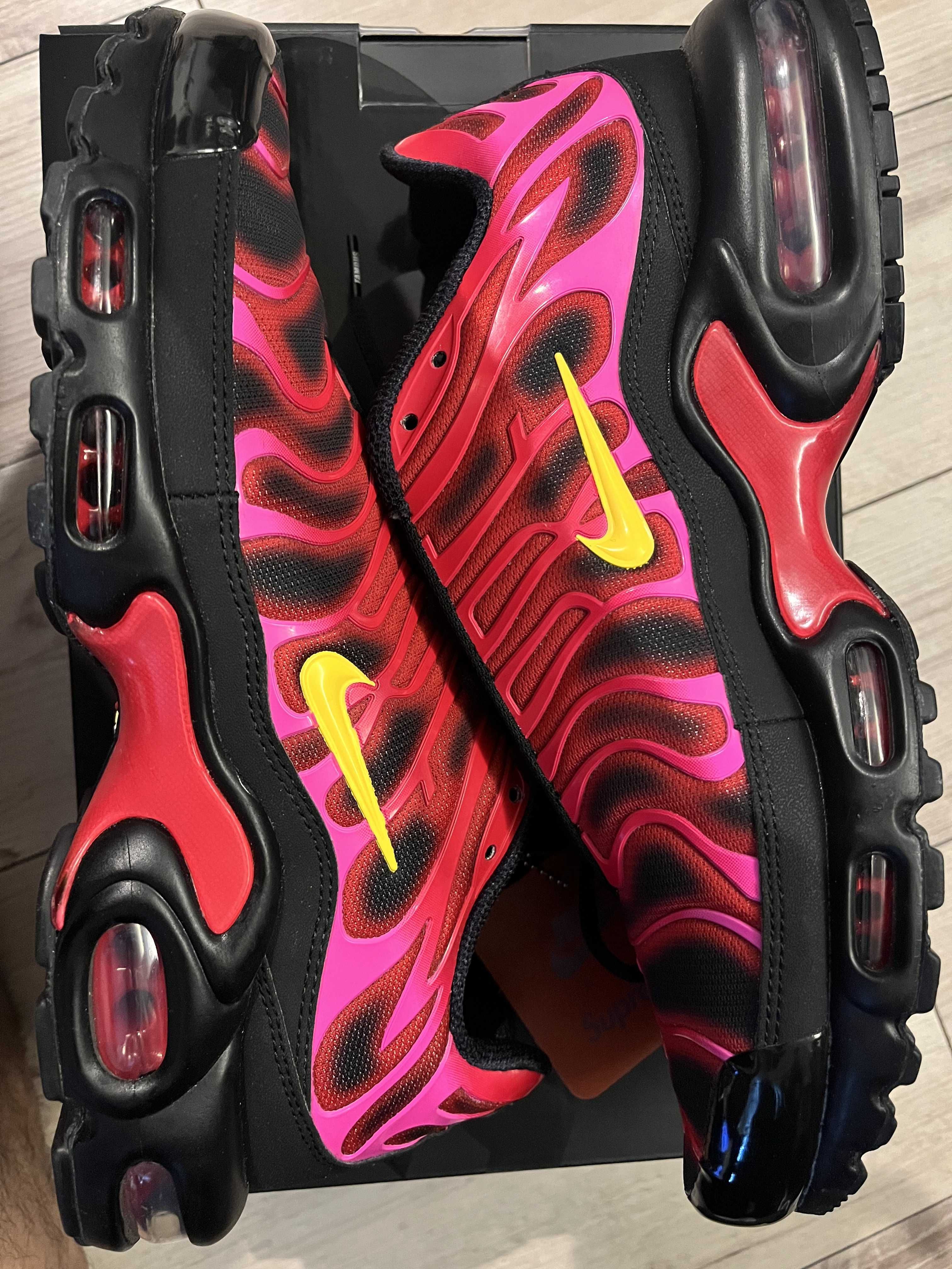 Supreme × Nike Air Max Plus "Hyper Grape"