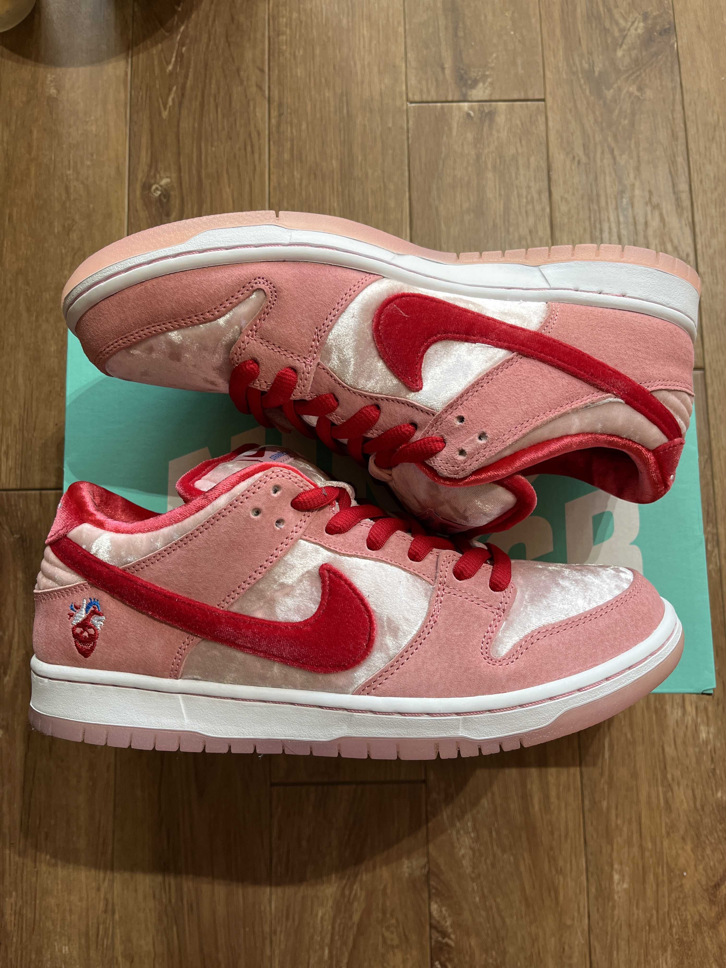 Strangelove × Nike SB Dunk Low "Valentine’s Day"