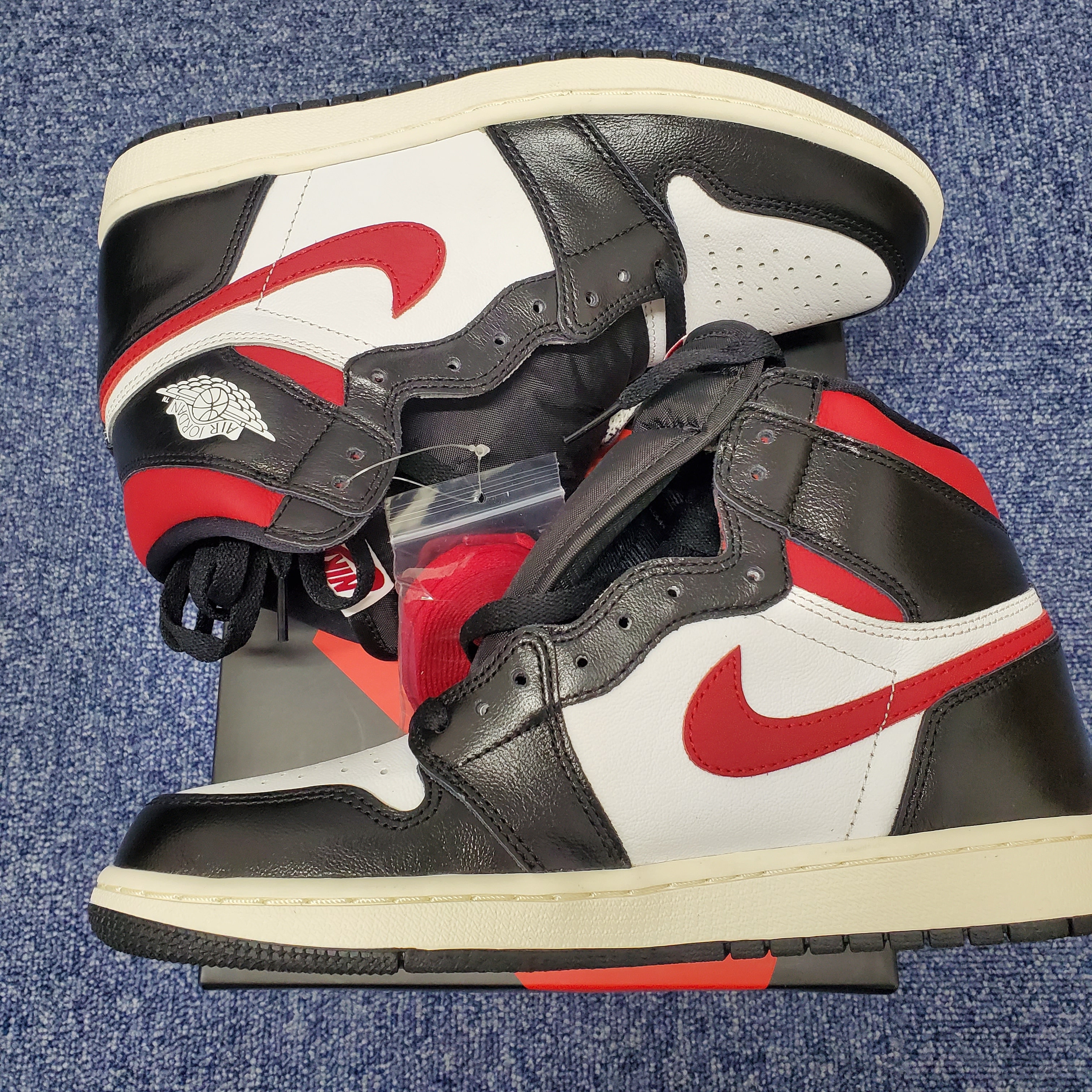 Nike Air Jordan 1 Retro High "Black/White/Sail/Gym Red"
