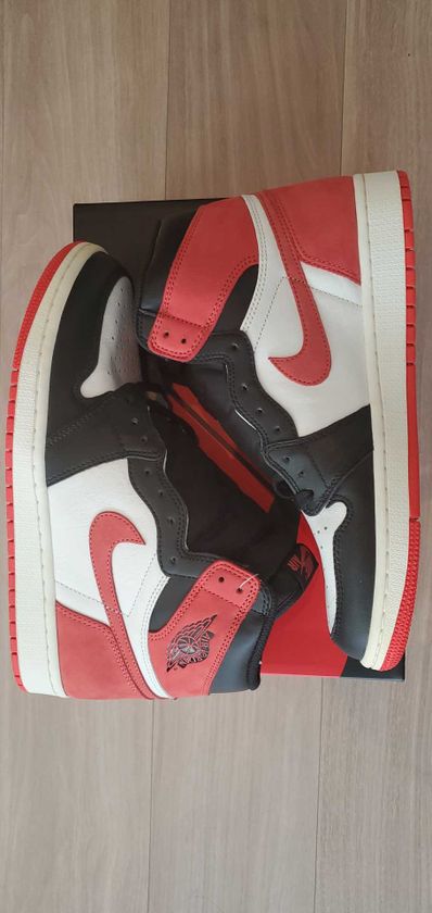 NIKE AIR JORDAN 1 RETRO HIGH "TRACK RED"