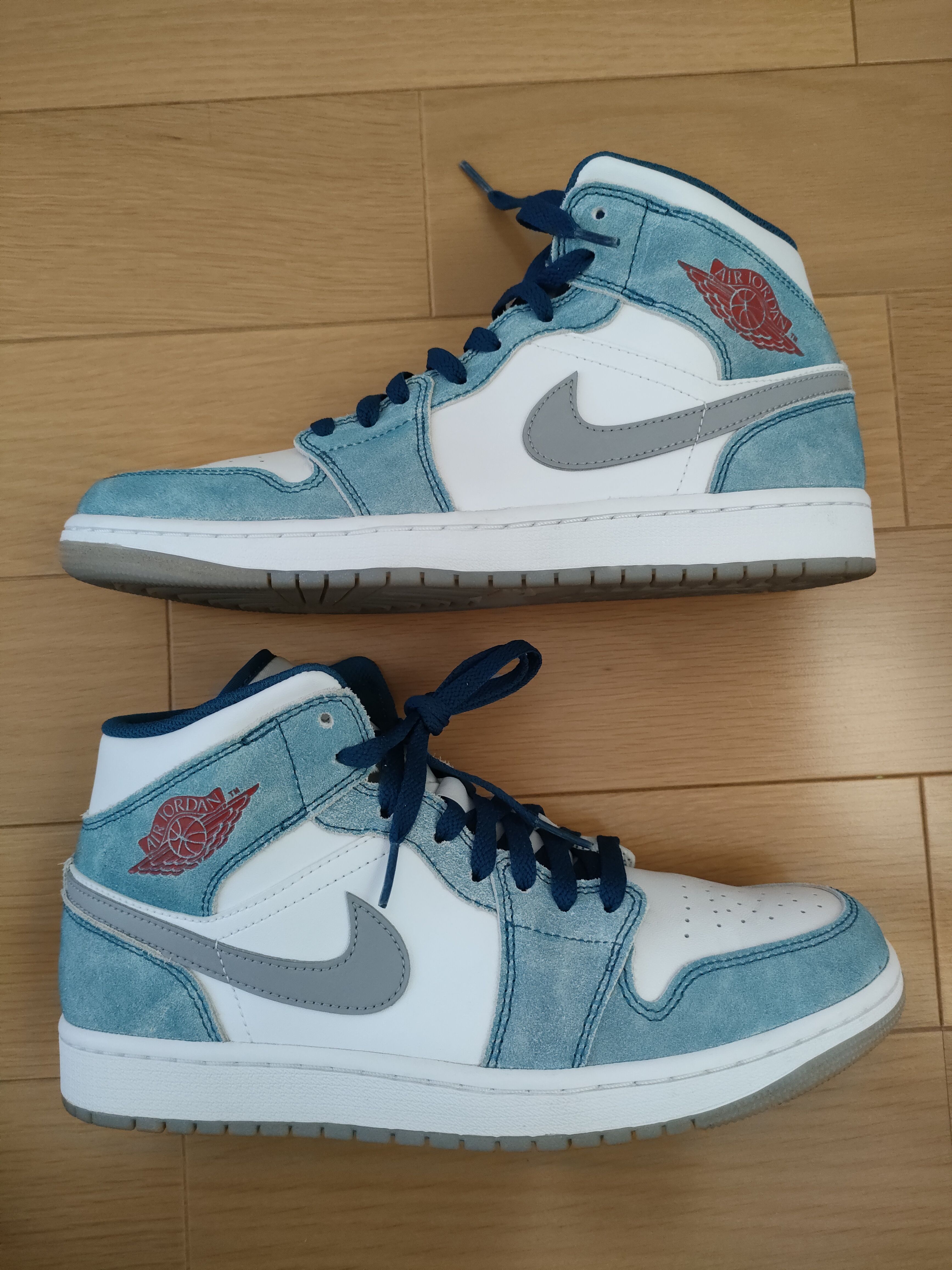Nike Air Jordan 1 Mid SE "White/Hyper Royal/Red"