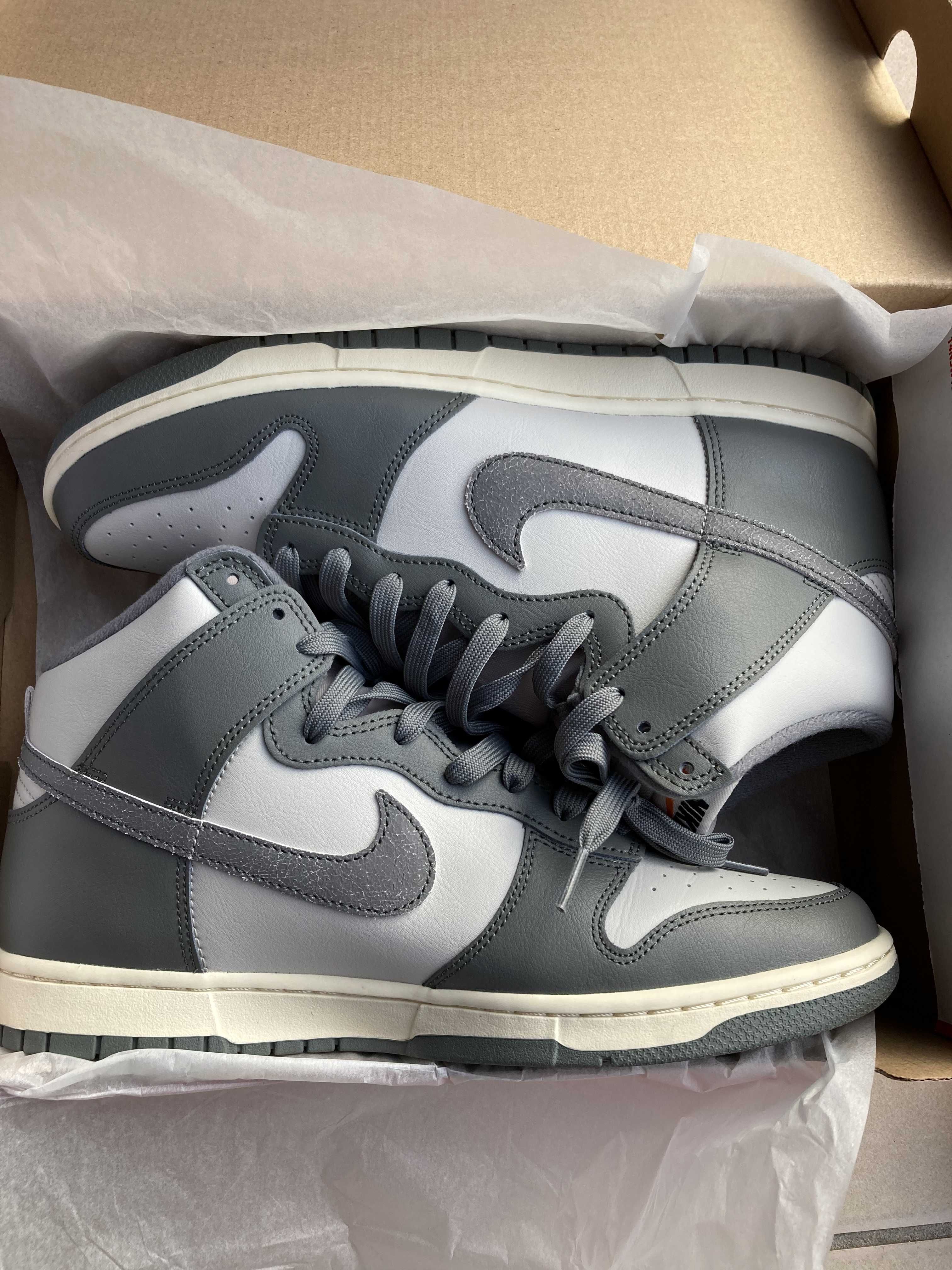 Nike Dunk High Retro SE Vintage "Light Bone and Tumbled Grey"