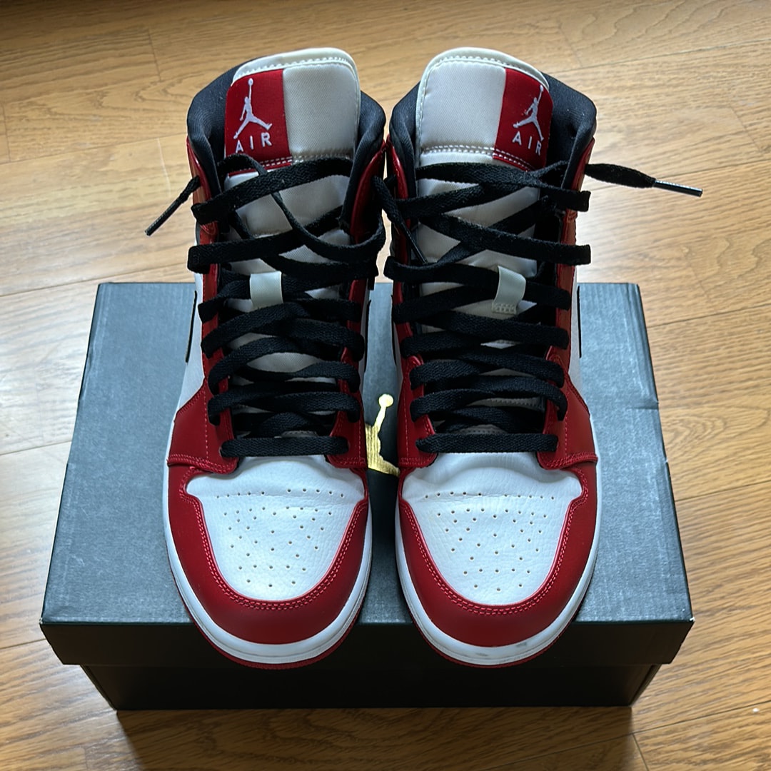 Nike Air Jordan 1 Mid "Chicago"