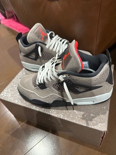 Nike Air Jordan 4 "Taupe Haze"