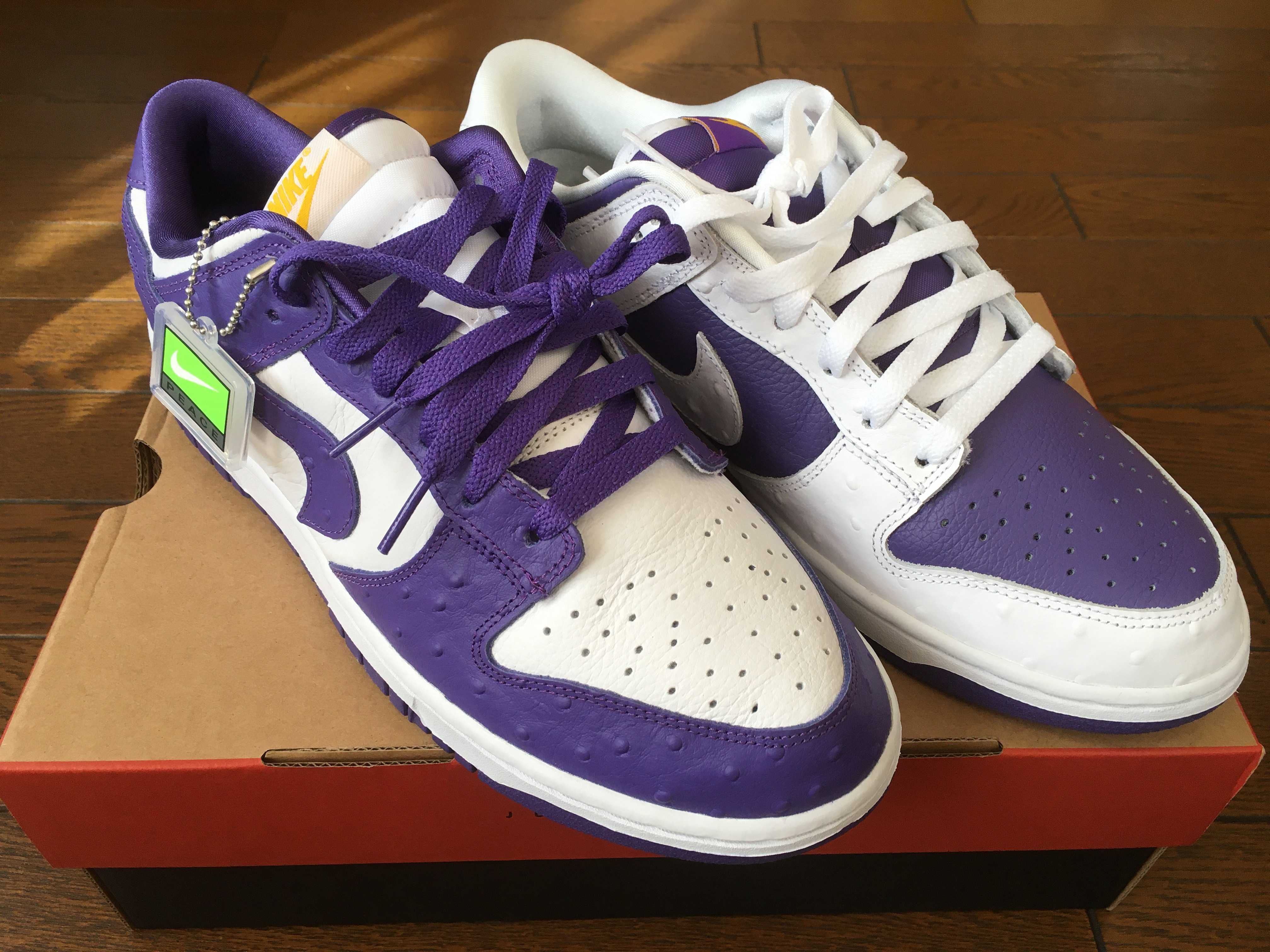 Nike Women's Dunk Low "Made You Look"