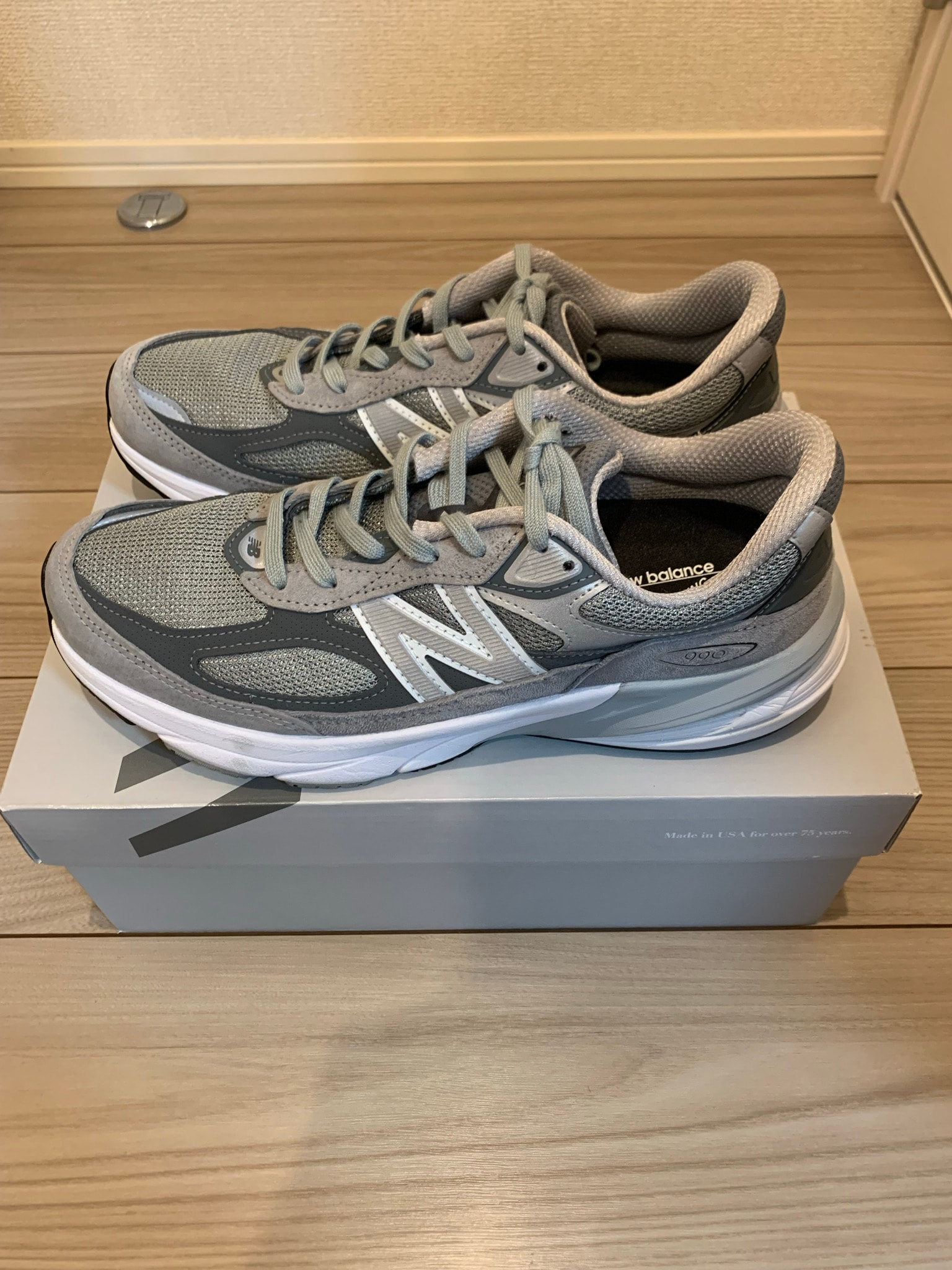 New Balance 990V6 "Gray" (Heel Logo NB)