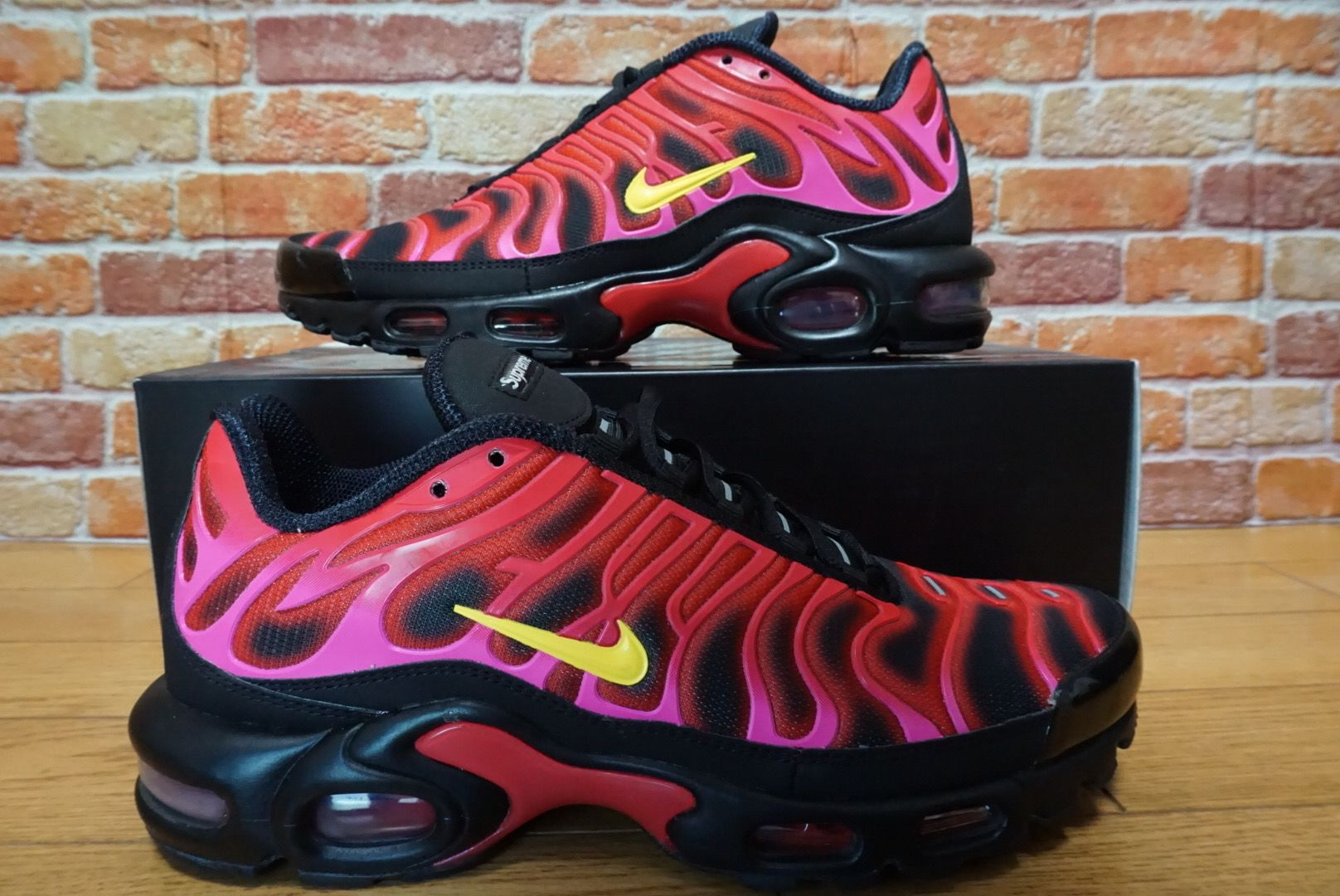 Supreme × Nike Air Max Plus "Hyper Grape"