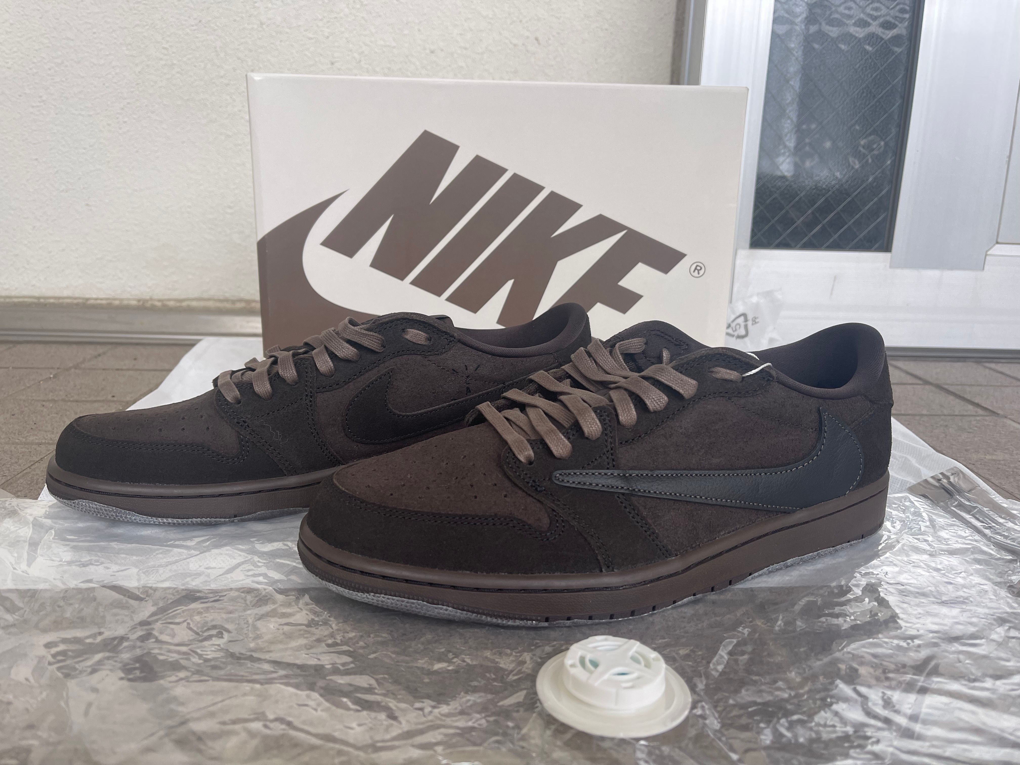 Travis Scott × Nike Air Jordan 1 Low OG SP "Velvet Brown and Dark Mocha"