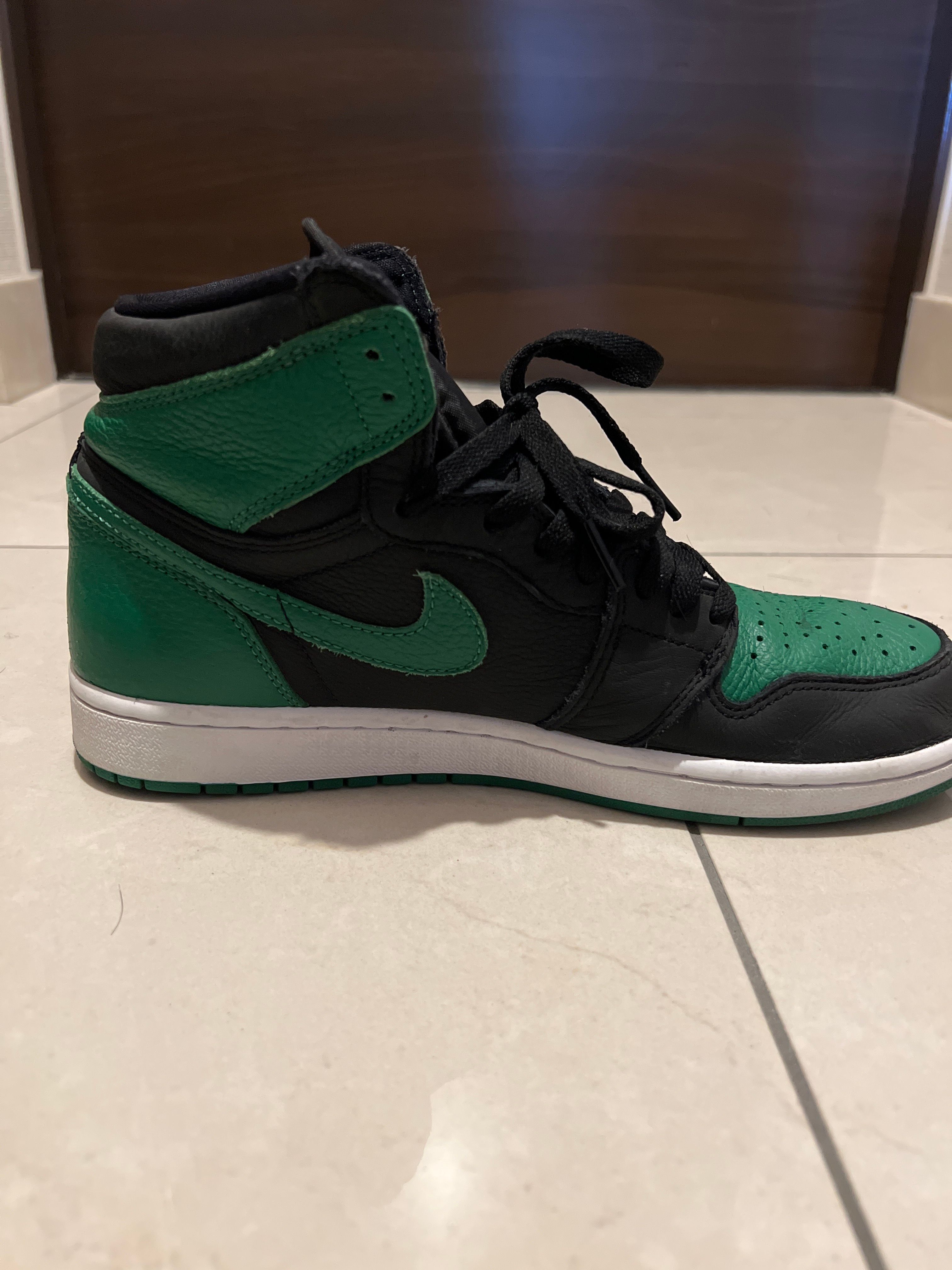 Nike Air Jordan 1 Retro High OG "Black/Pine Green" (2020)      