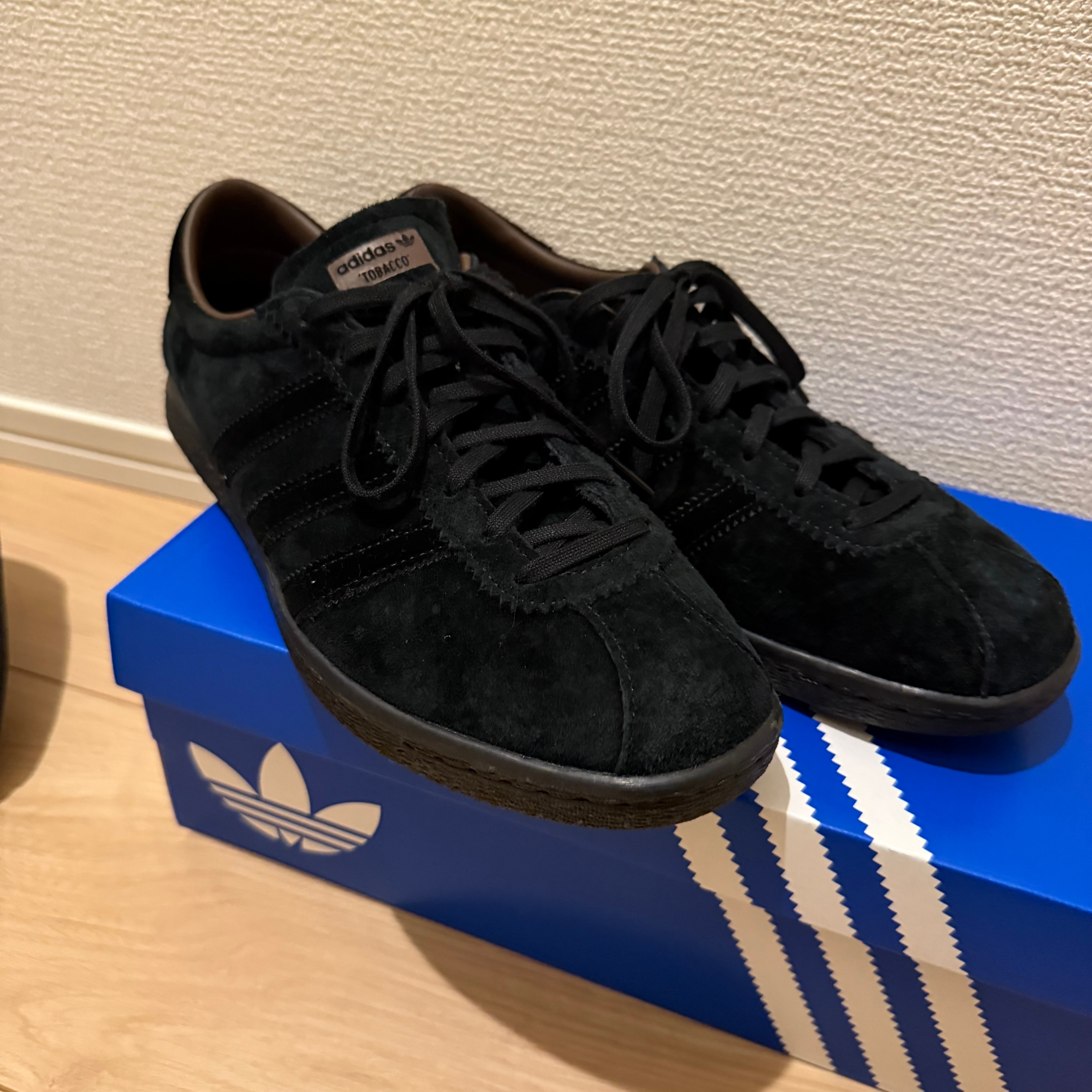 アディダスオリジナルス タバコ "コアブラック/ダークブラウン"