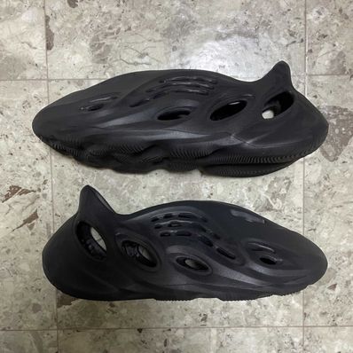 adidas YEEZY Foam Runner "Onyx"