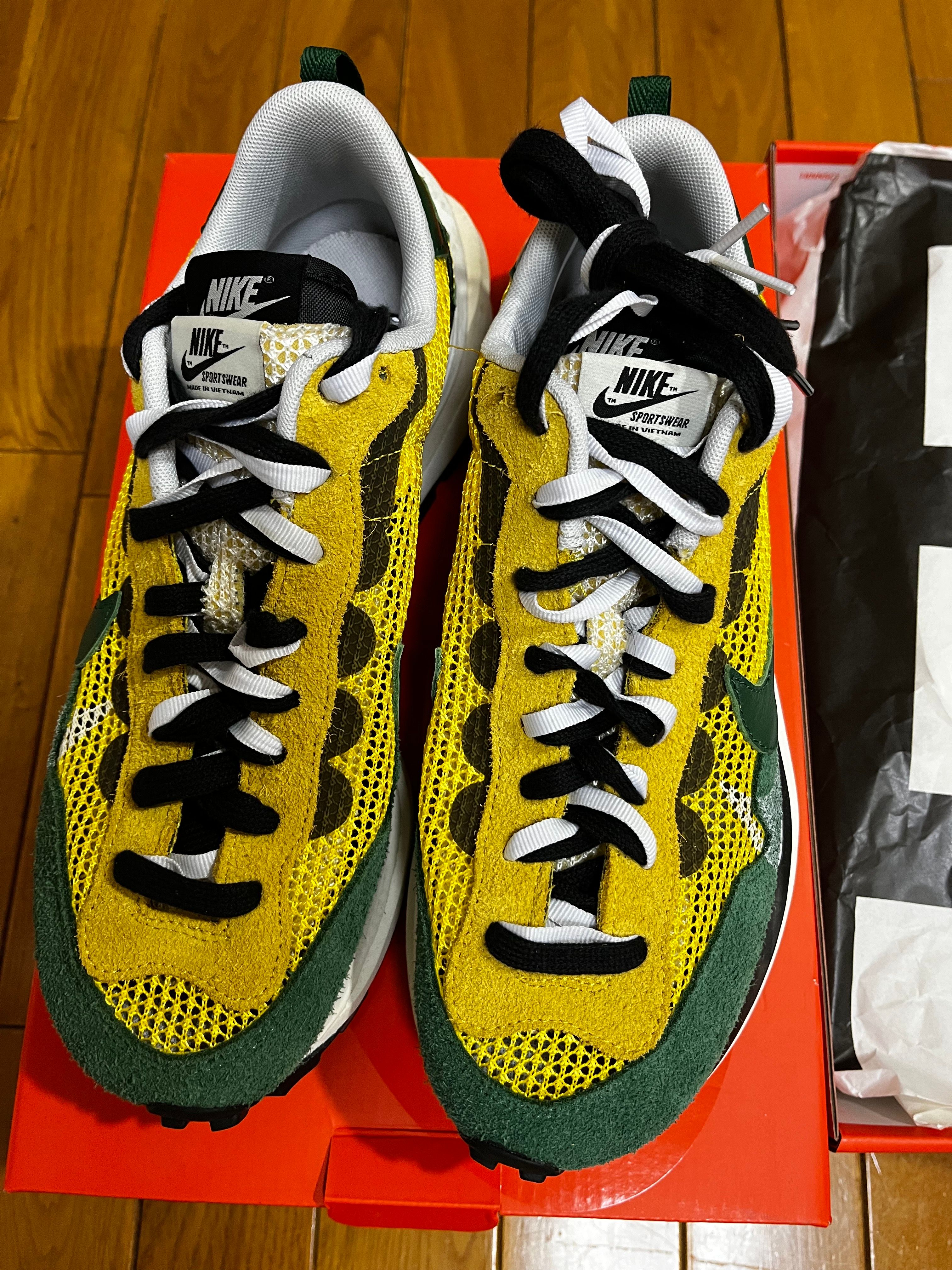 sacai × Nike Vapor Waffle "Tour Yellow/Stadium Green-Sail"