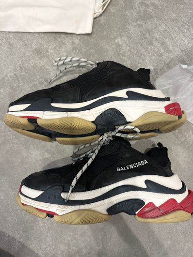 BALENCIAGA Triple S "Black/Red"