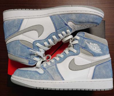 Nike Air Jordan 1 High OG "Hyper Royal"