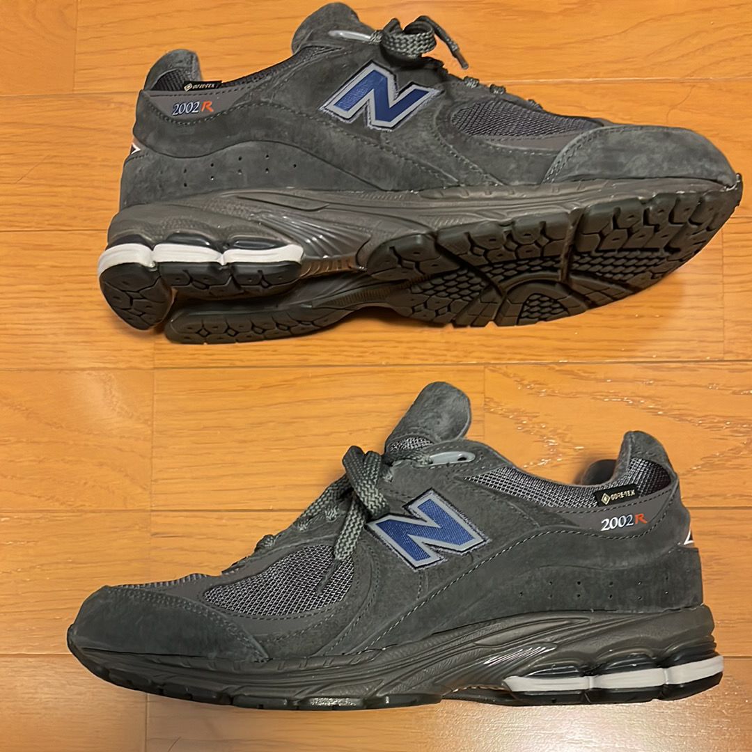 BEAMS × New Balance 2002R GORE-TEX "Charcoal"