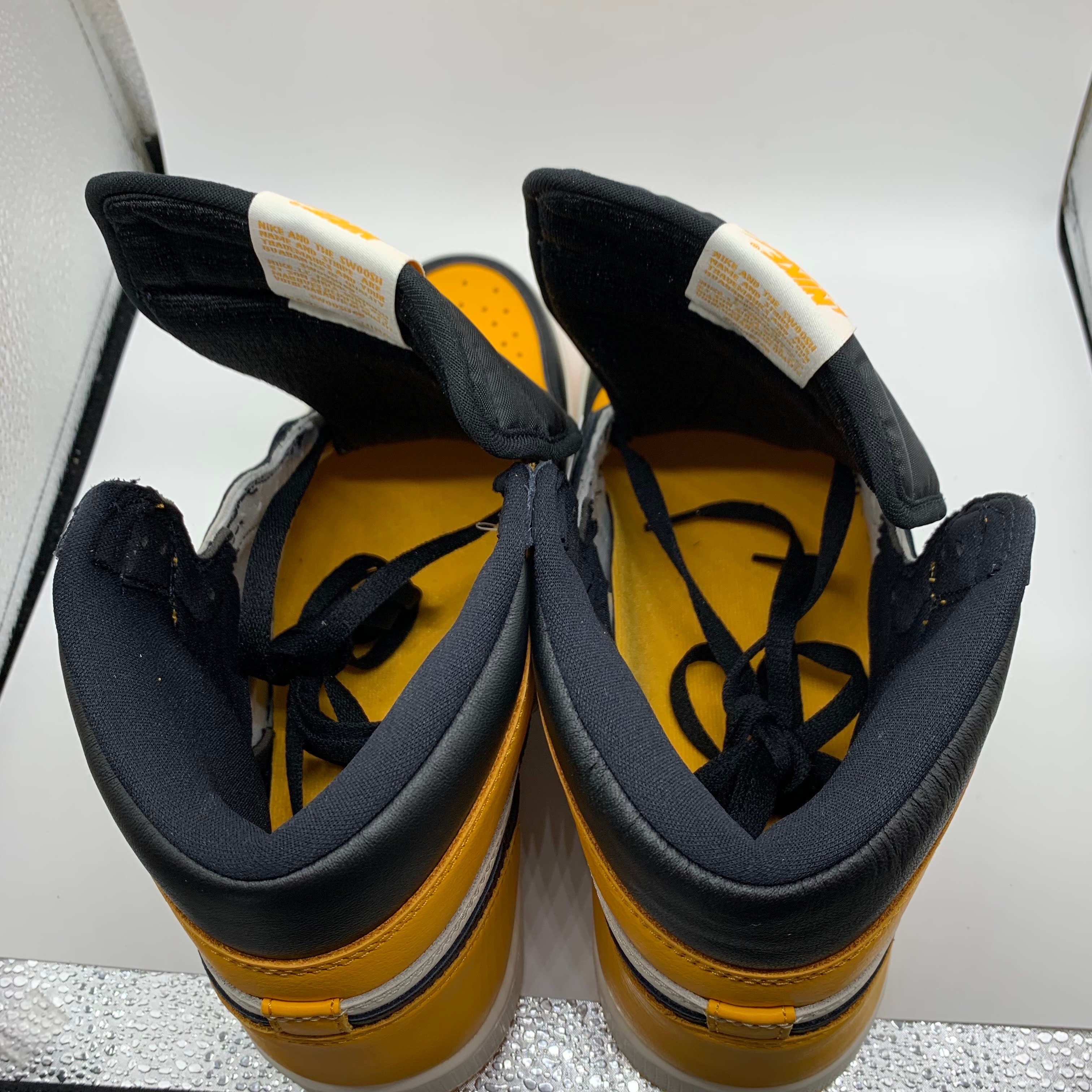 Nike Air Jordan 1 Retro High OG "Taxi"