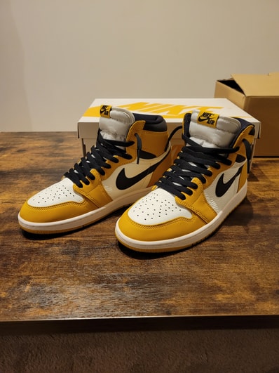 Nike Air Jordan 1 Retro High OG "Yellow Ochre"