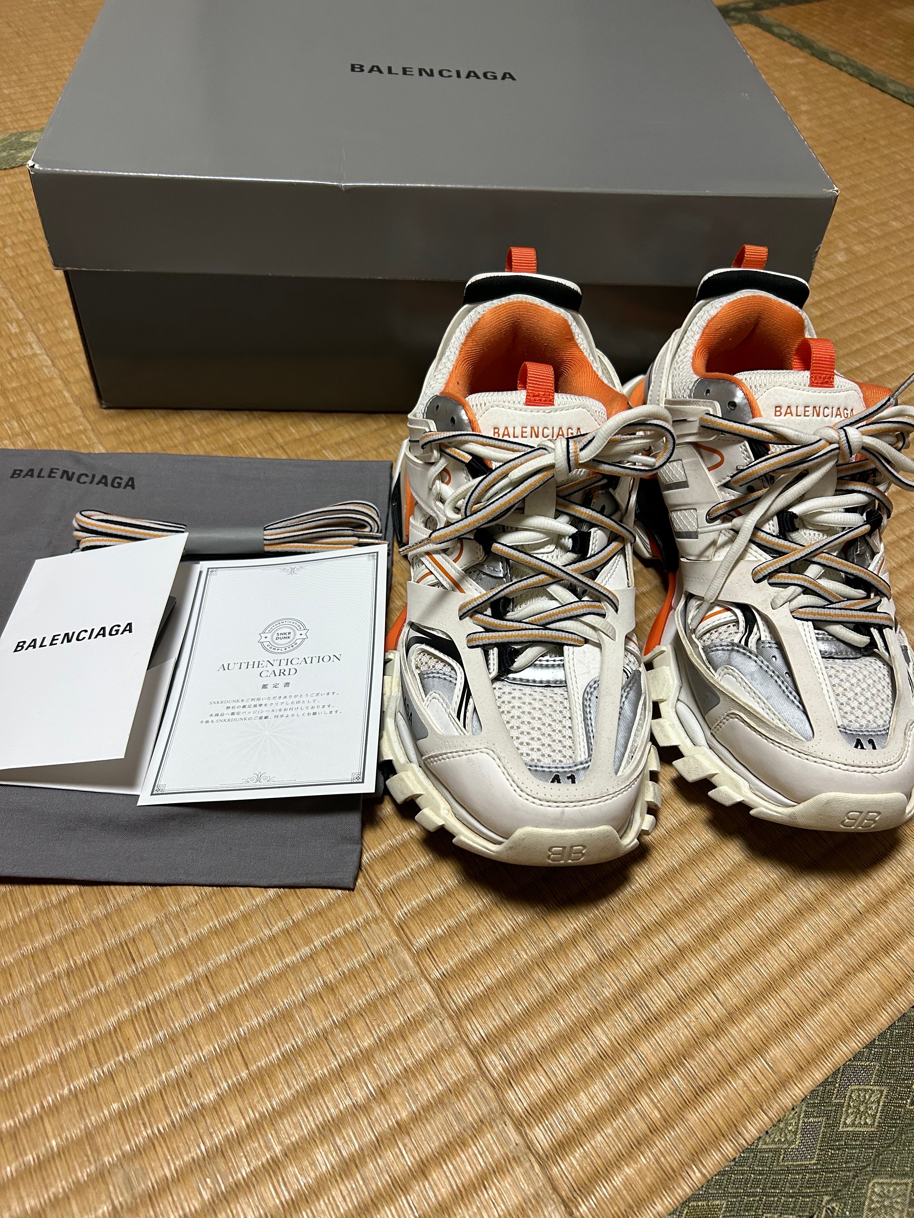 バレンシアガ トラック スニーカー"ホワイト/オレンジ"