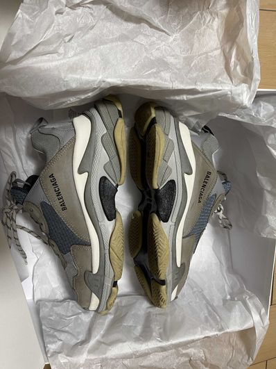 BALENCIAGA Triple S "Black/Red"