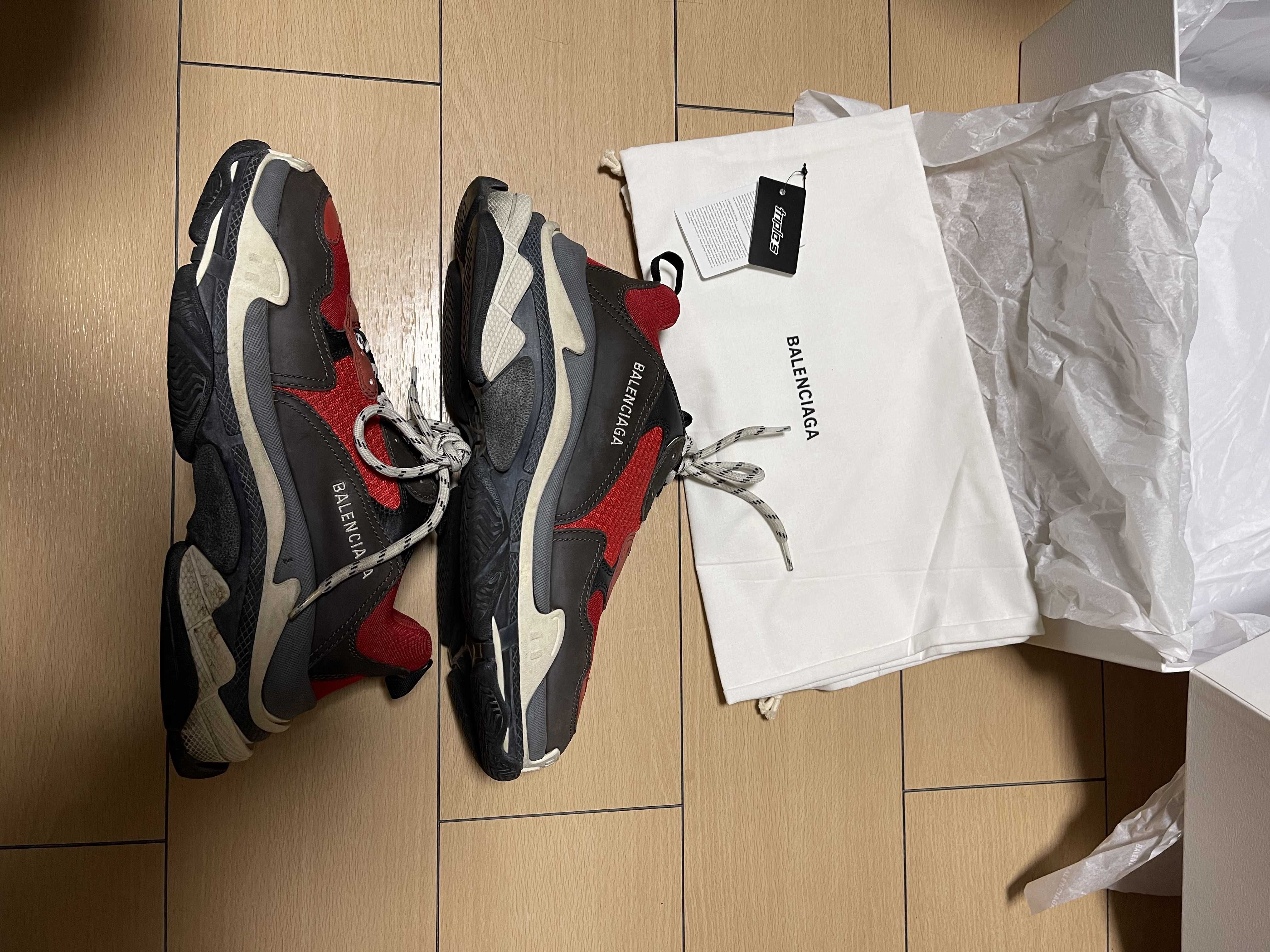 BALENCIAGA Triple S "Black/Red"