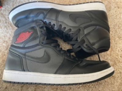 Nike Air Jordan 1 Retro High OG "Black/Metallic Silver/Gym Red"
