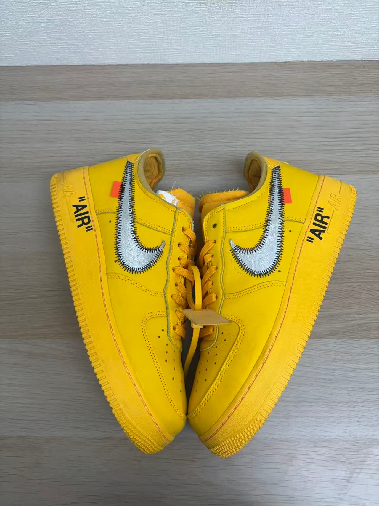 Off-White × Nike Air Force 1 Low "University Gold"