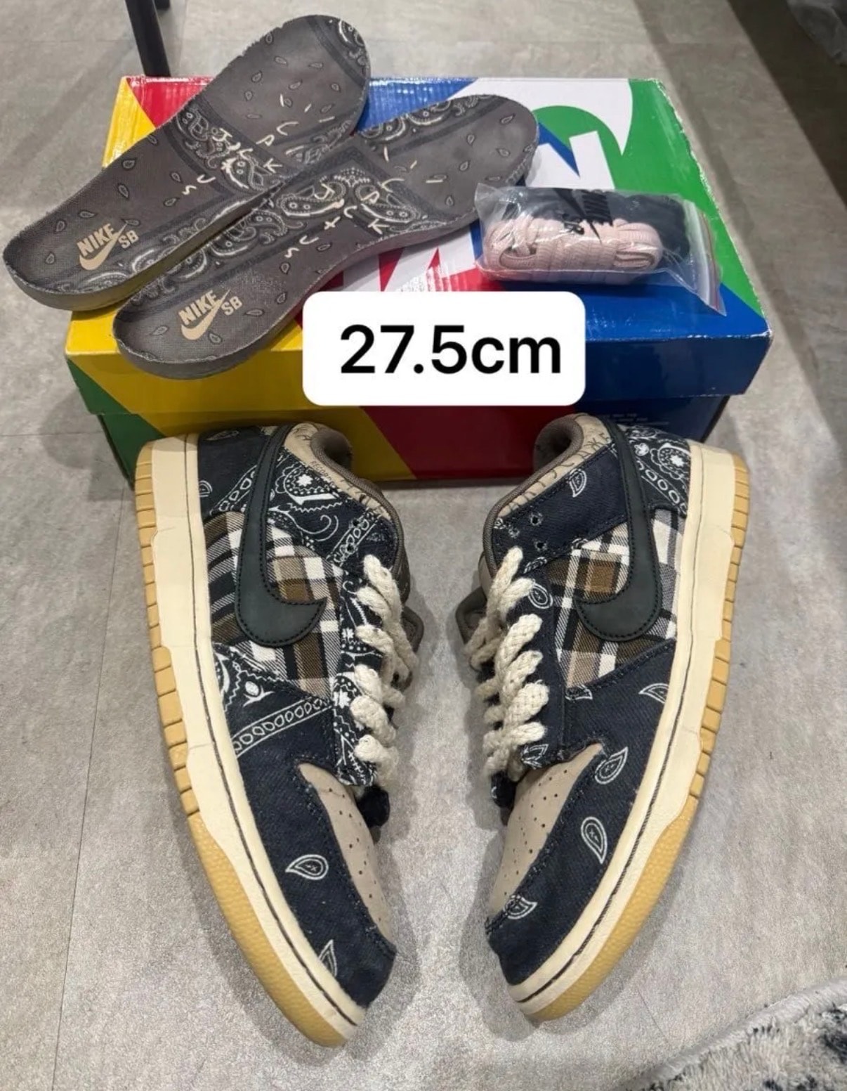 Travis Scott × Nike SB Dunk Low "Black/Parachute Beige"