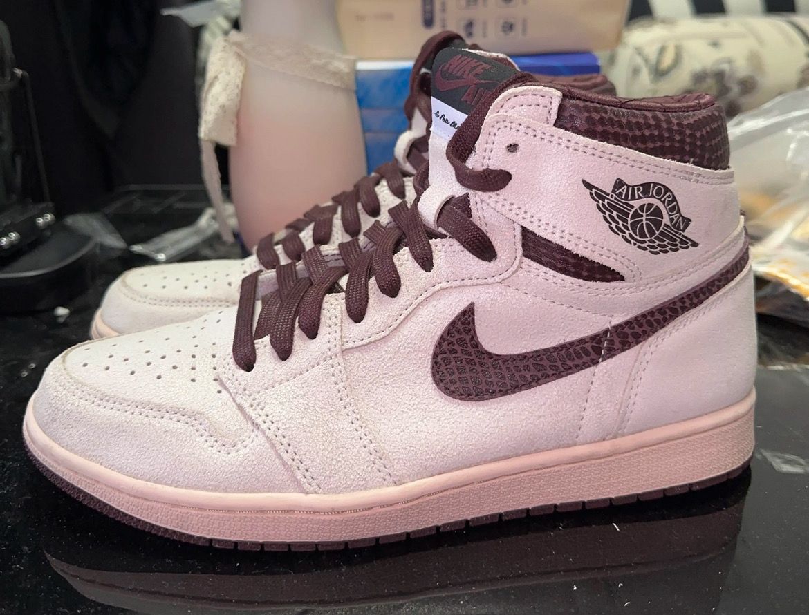 A Ma Maniere × Nike Air Jordan 1 Retro High OG "Sail and Burgundy"