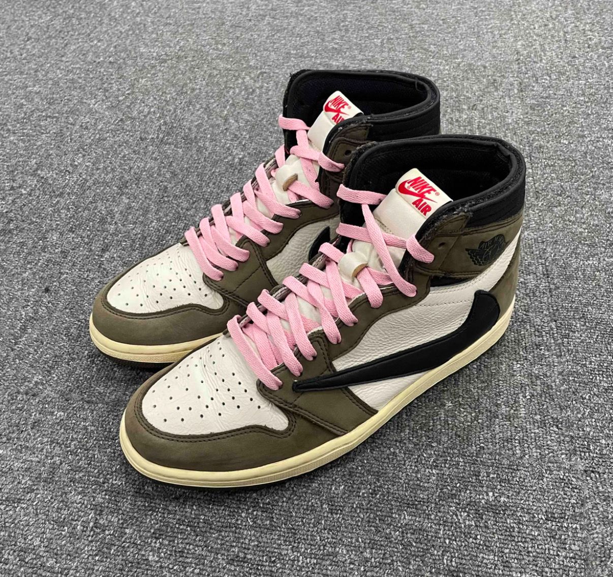 Travis Scott × Nike Air Jordan 1 Retro High OG TS SP "Sail/Dark Mocha"