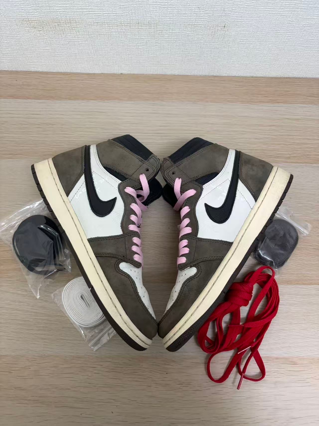 Travis Scott × Nike Air Jordan 1 Retro High OG TS SP "Sail/Dark Mocha"
