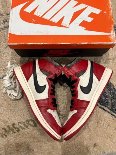 Nike Air Jordan 1 High OG "Lost & Found/Chicago"