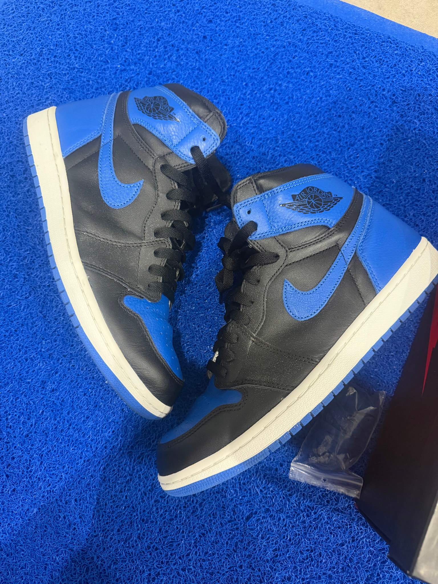 Nike Air Jordan 1 Retro High OG "Royal" (2017)
