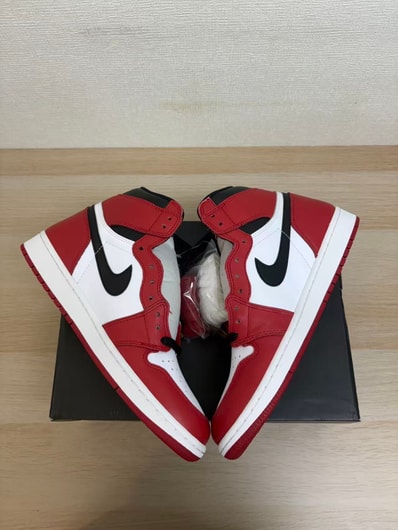 Nike Air Jordan 1 Retro High "Chicago" (2015)