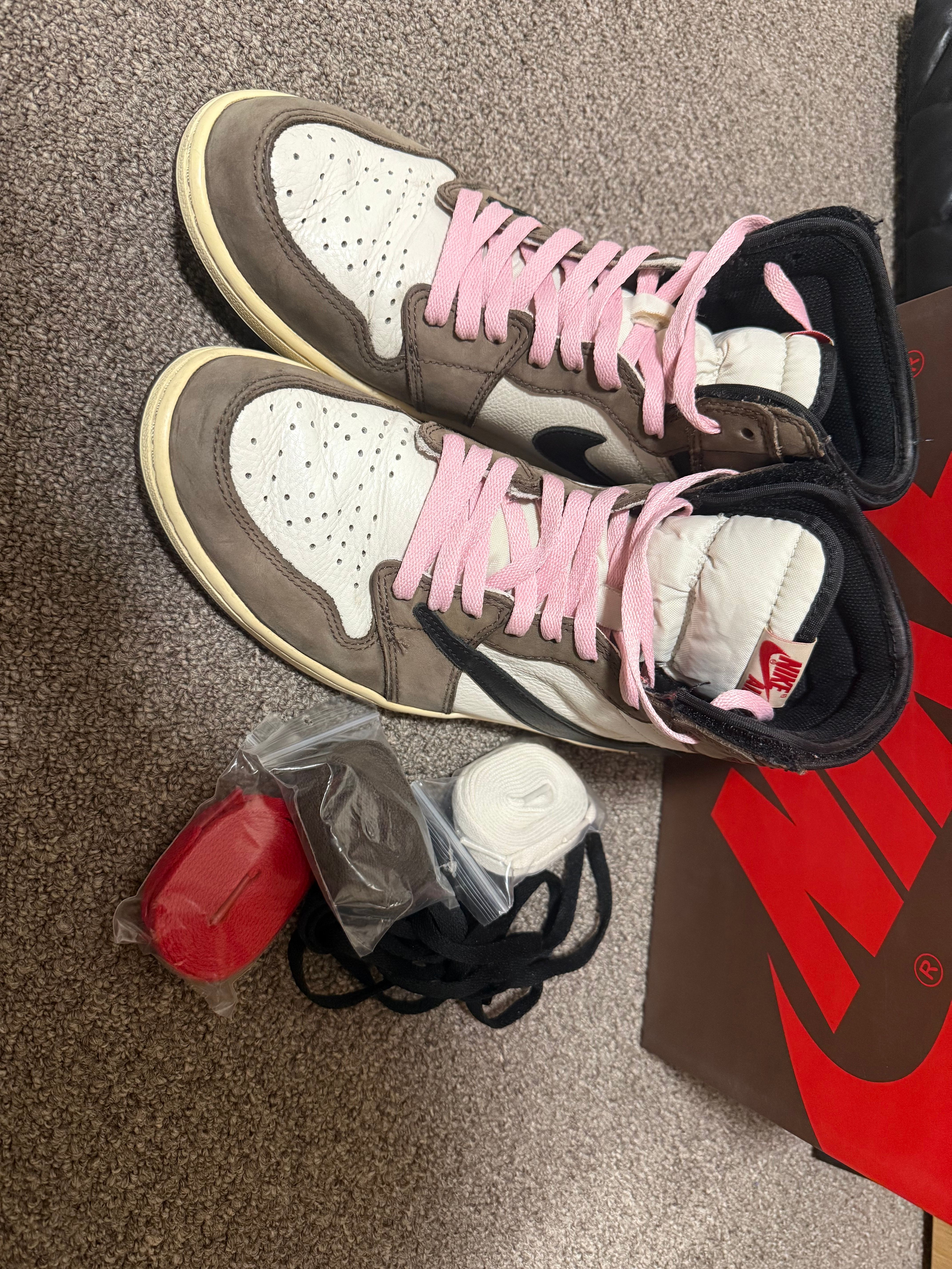 Travis Scott × Nike Air Jordan 1 Retro High OG TS SP "Sail/Dark Mocha"