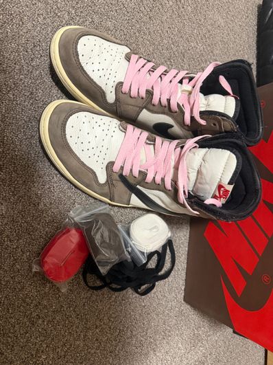 Travis Scott × Nike Air Jordan 1 Retro High OG TS SP "Sail/Dark Mocha"