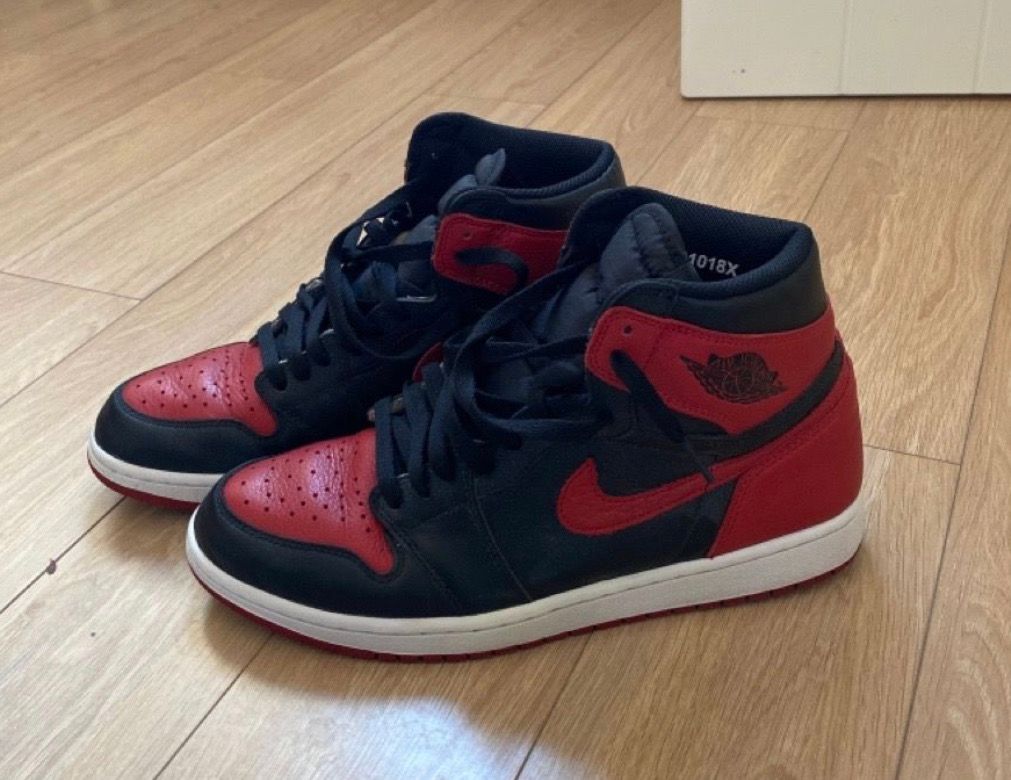 Nike Air Jordan 1 Retro High OG "Bred/Banned" (2016)