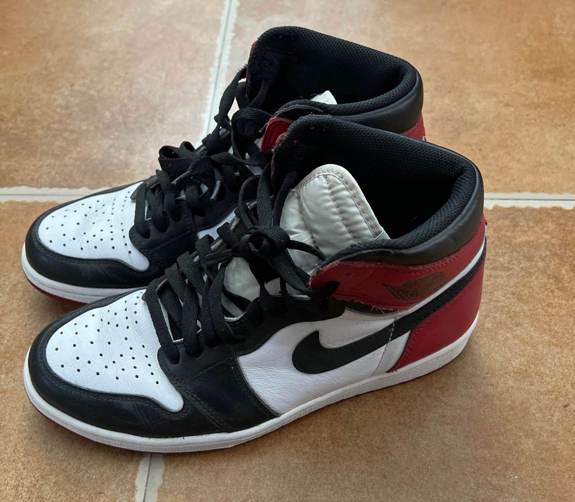 Nike Air Jordan 1 Retro High OG "Black Toe"(2016)
