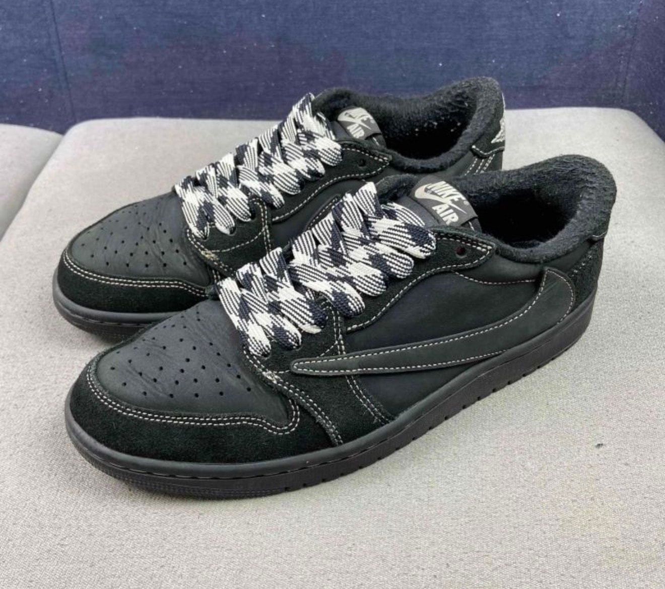 Travis Scott × Nike Air Jordan 1 Low OG SP "Black Phantom"