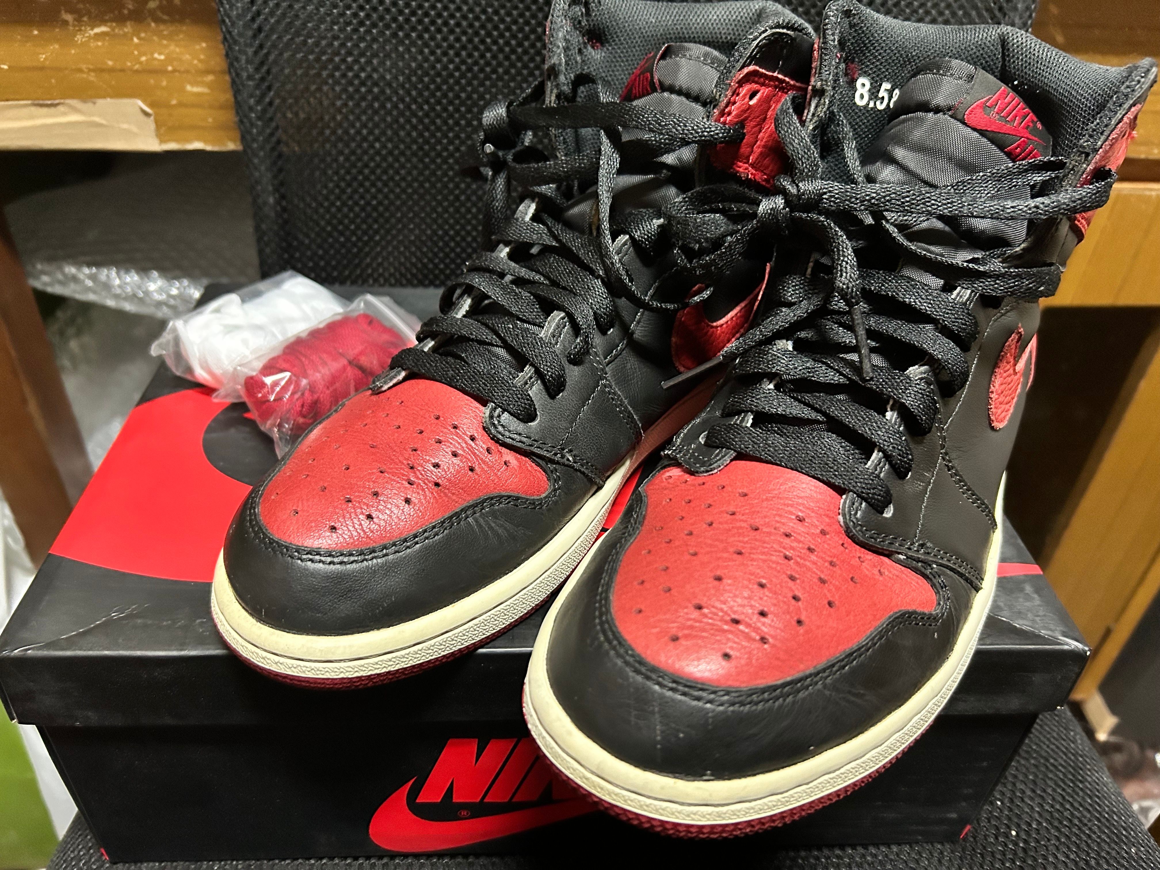 Nike Air Jordan 1 Retro High OG "Bred/Banned" (2016)