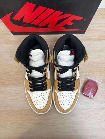 Nike Air Jordan 1 RETRO High "Rookie of The Year"