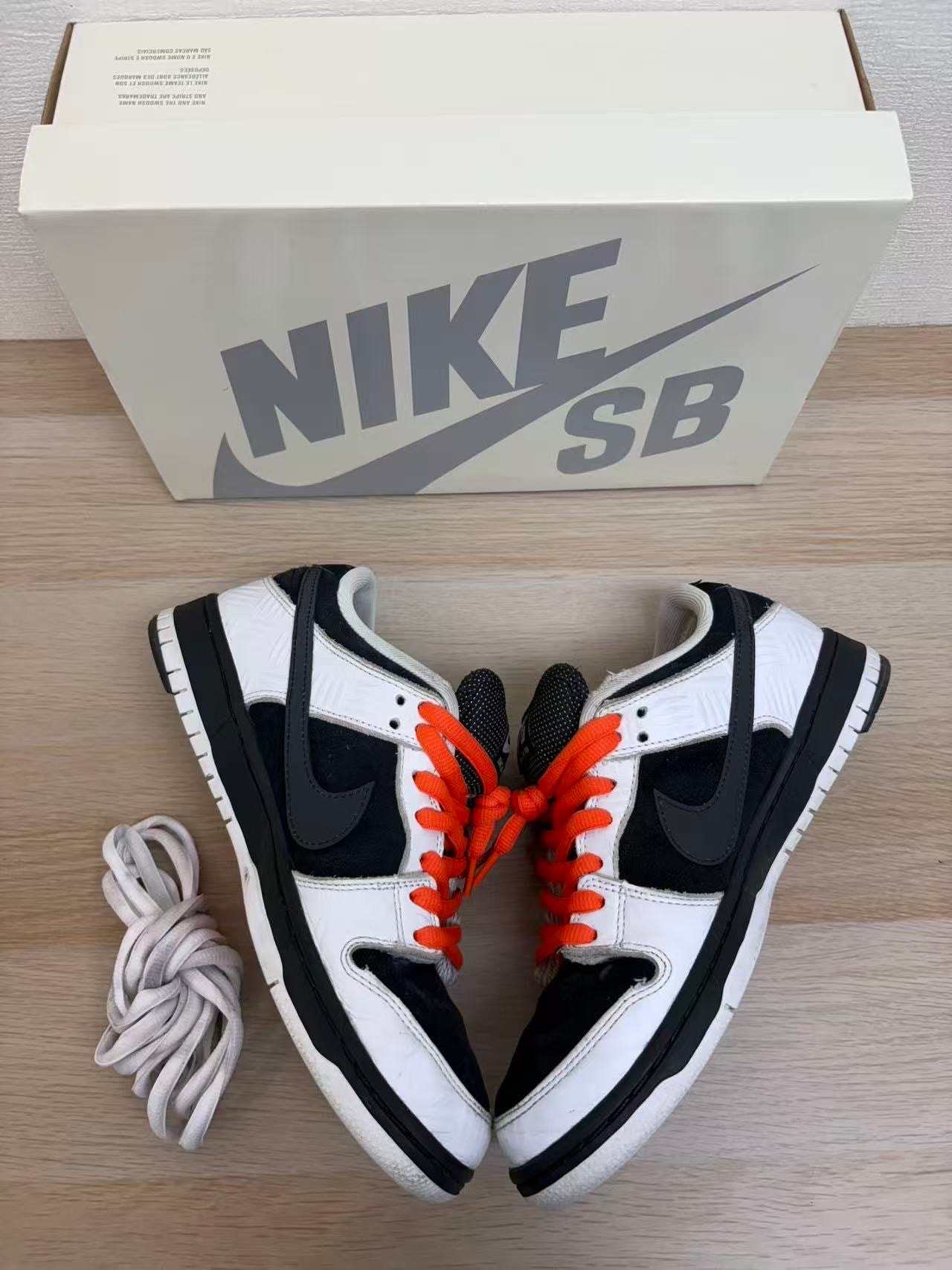 TIGHTBOOTH × Nike SB Dunk Low Pro QS "Black and White"
