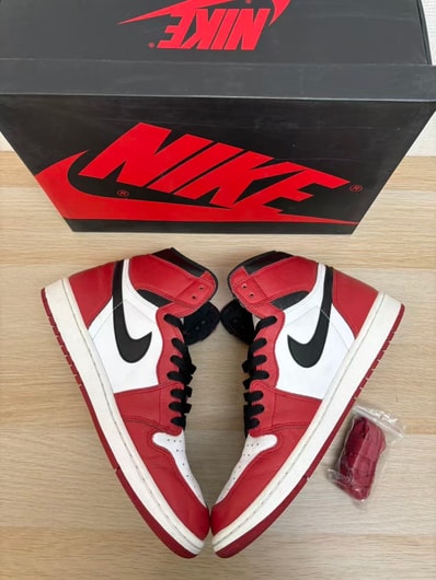 Nike Air Jordan 1 Retro High "Chicago" (2015)