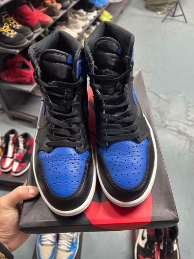 Nike Air Jordan 1 Retro High OG "Royal" (2017)