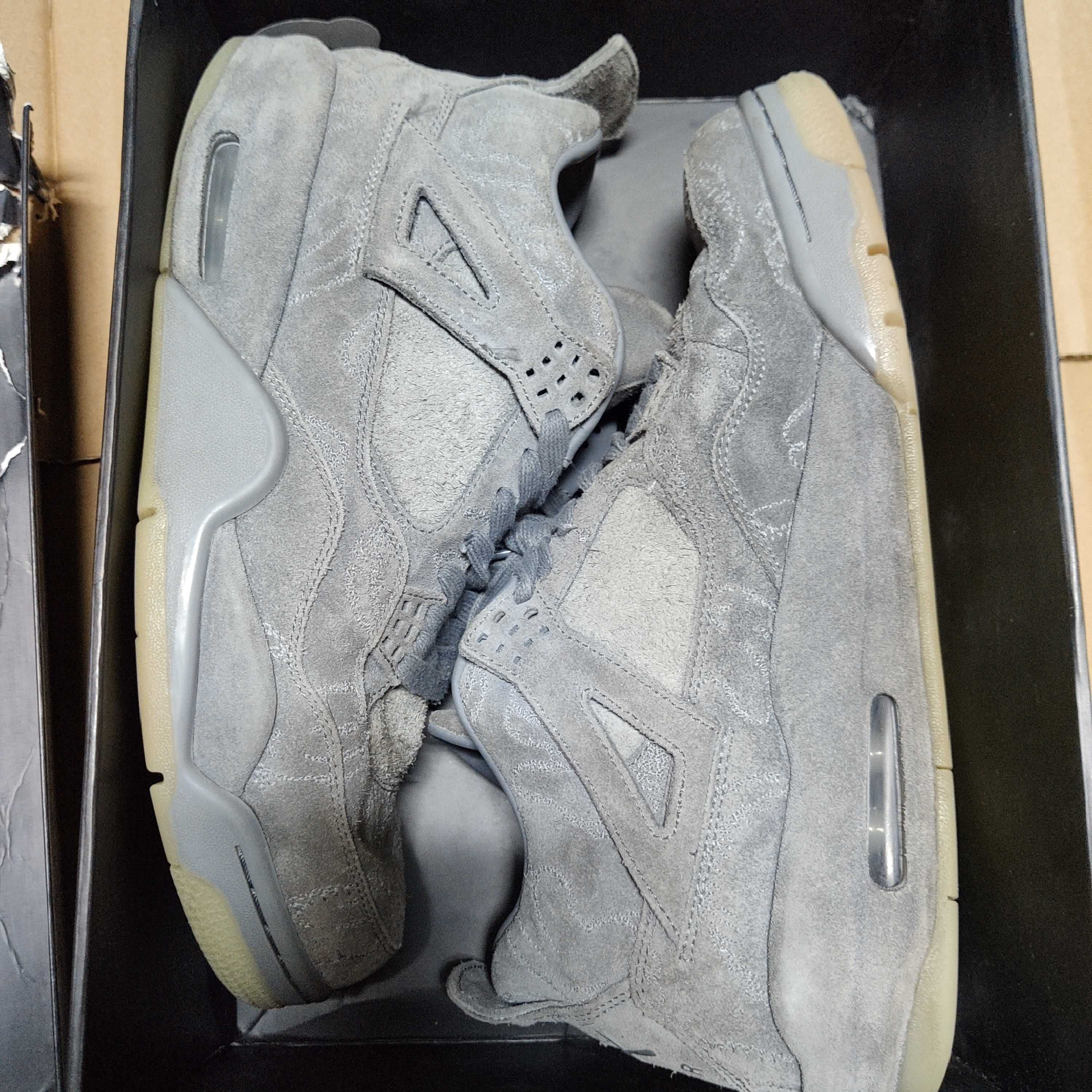 KAWS × Nike Air Jordan 4 Retro "Grey"