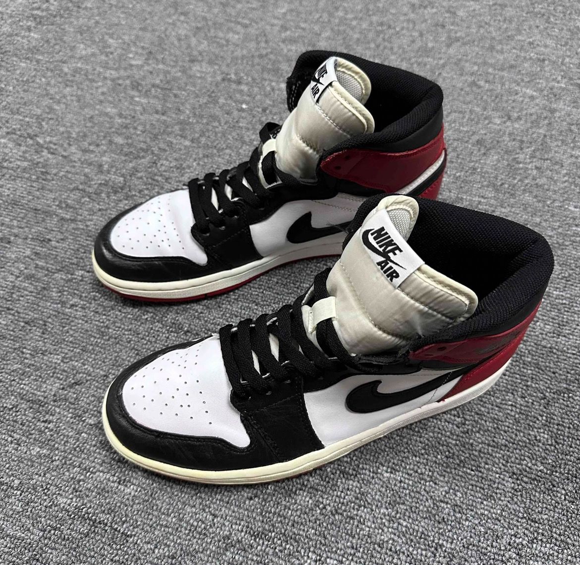 Nike Air Jordan 1 Retro High OG "Black Toe" (2013)