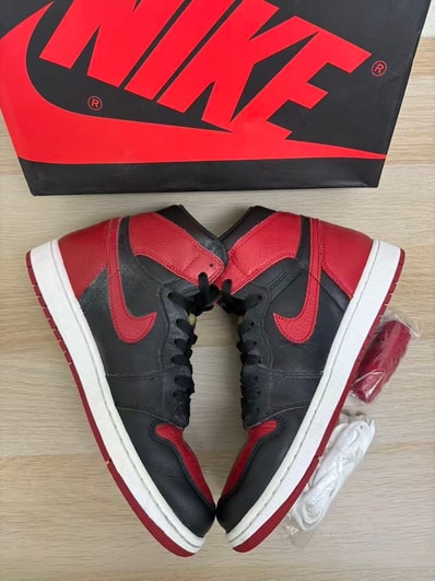 Nike Air Jordan 1 Retro High OG "Bred/Banned"