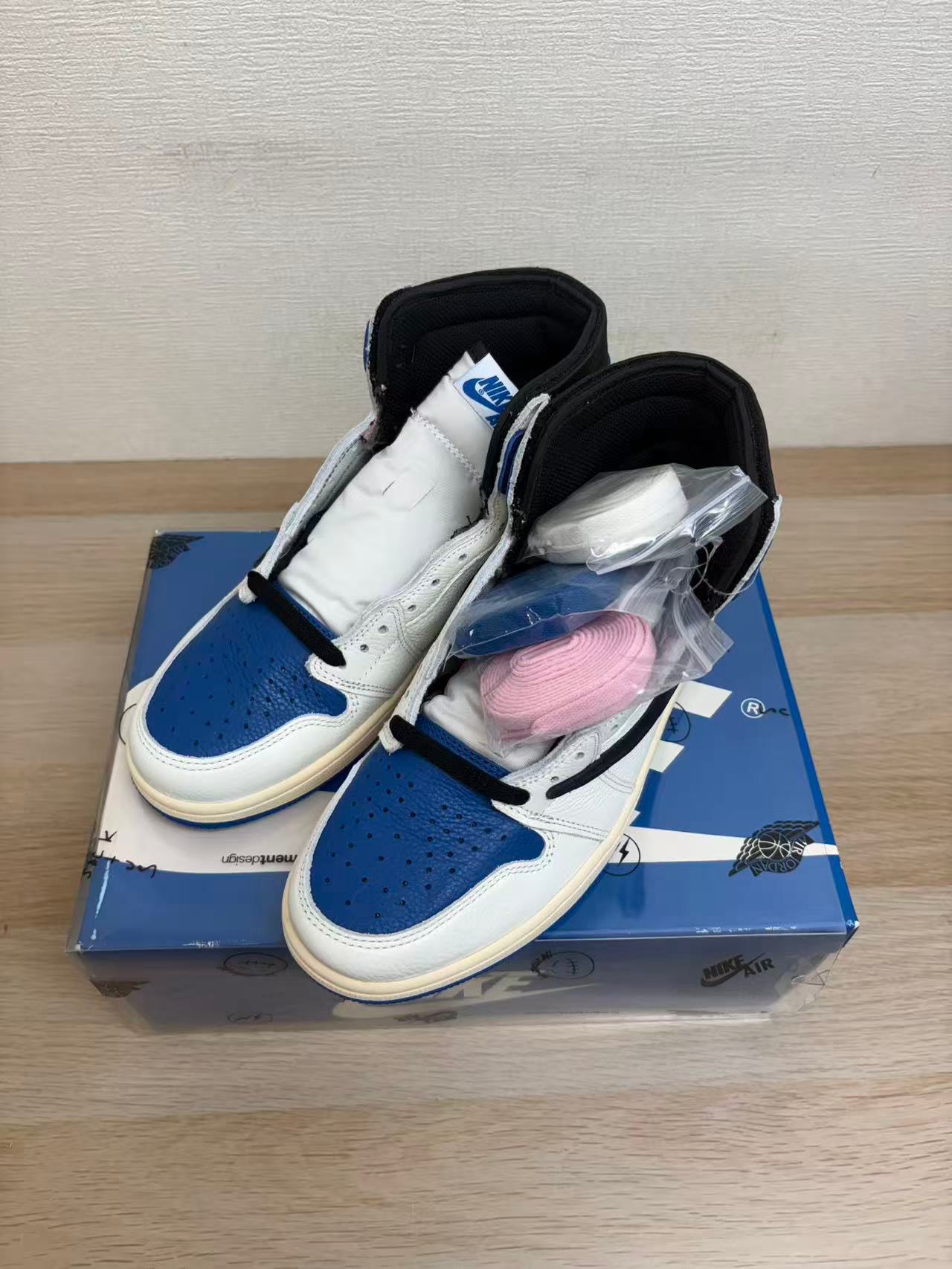 Travis Scott × fragment design × Nike Air Jordan 1 Retro High OG SP "Military Blue"