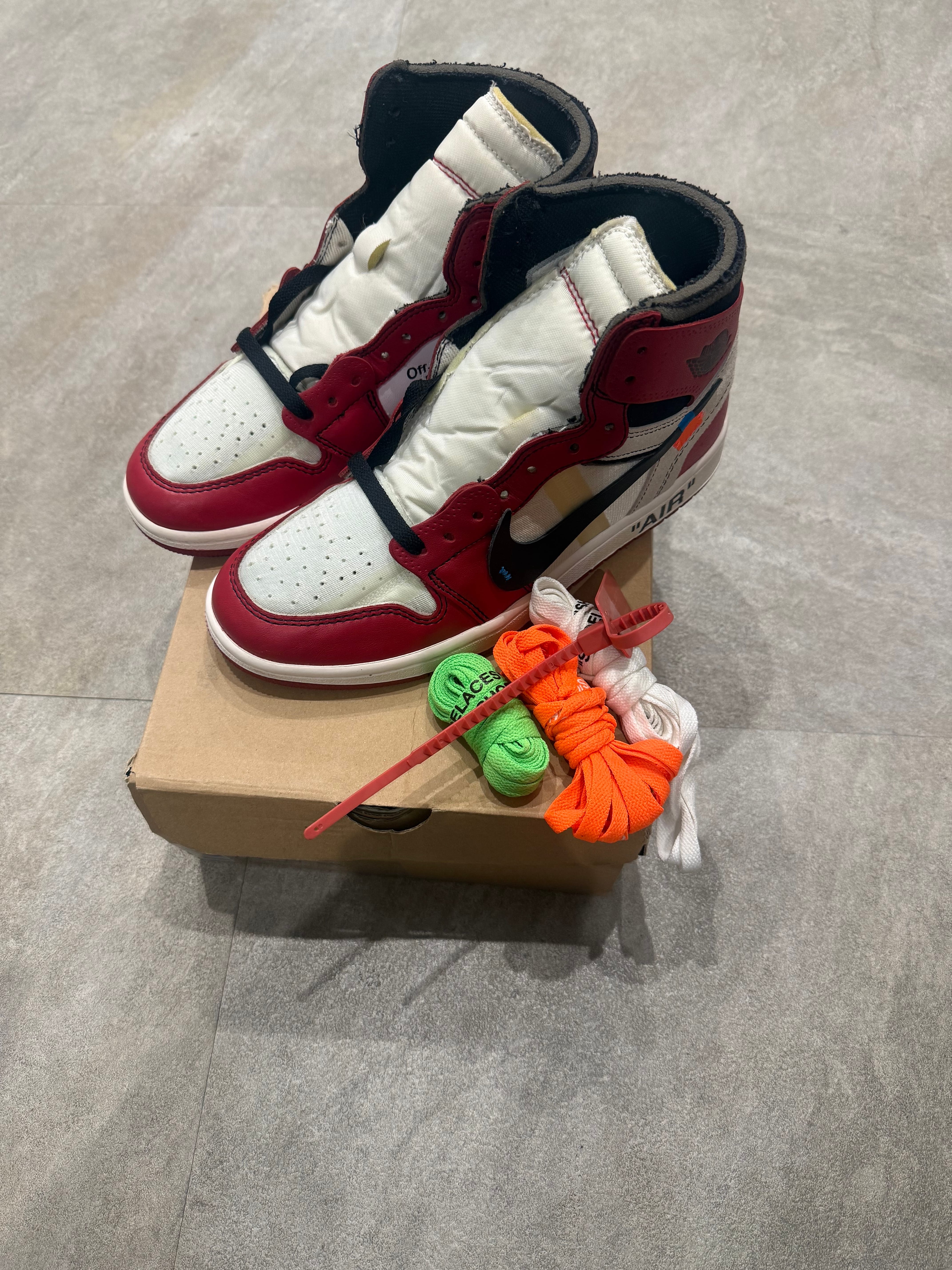 Off-White × Nike Air Jordan 1 Retro High The Ten "Chicago"