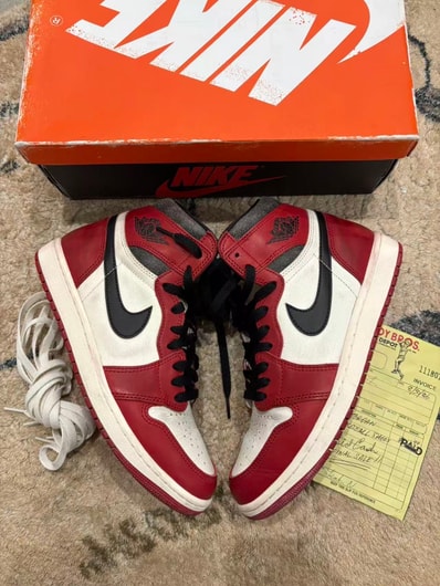 Nike Air Jordan 1 High OG "Lost & Found/Chicago"