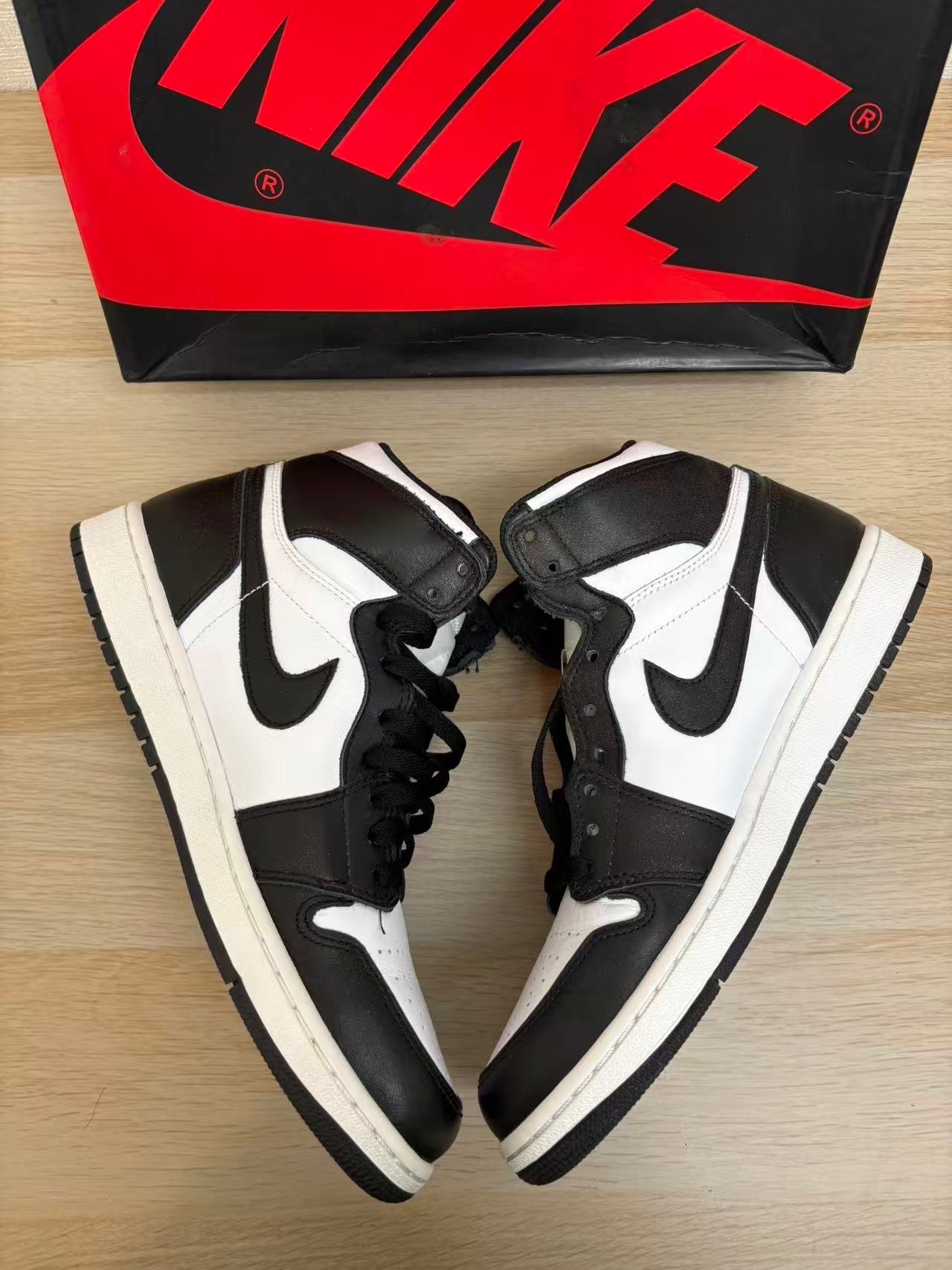 Nike Air Jordan 1 Retro High OG "Black/White"